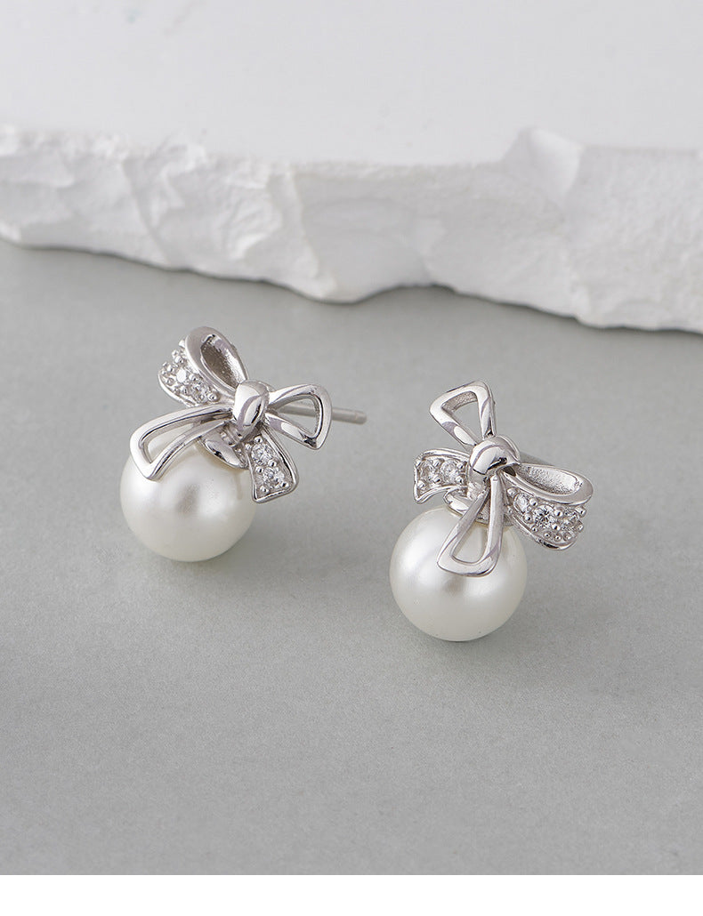 925 Sterling Silver Amethyst Flower Stud Earrings - Delicate Design